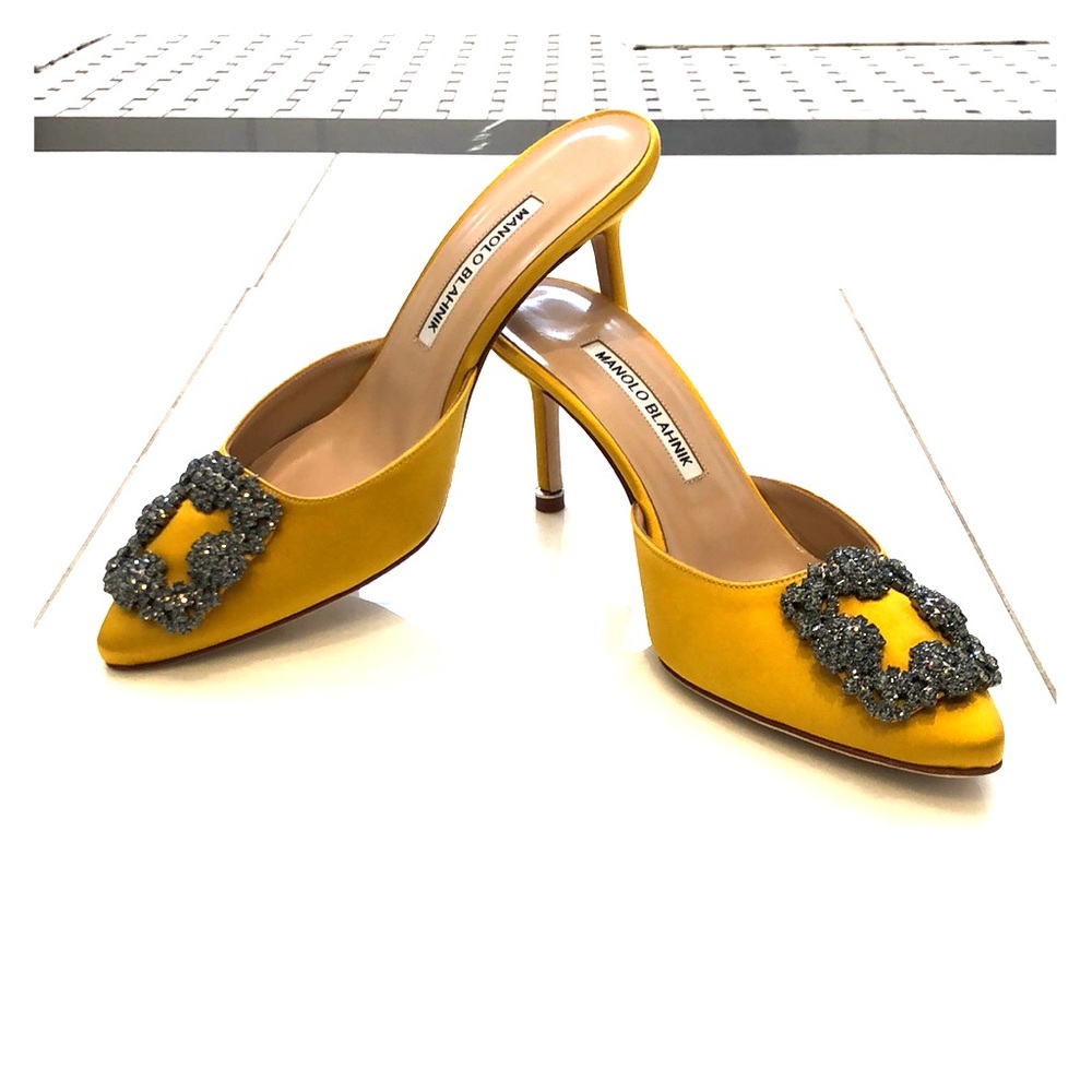 Manolo Blahnik HANGISIMU 2020 BRAND NEW in yellow